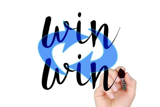 découvrez les avantages du paillage pour votre jardin : amélioration de la rétention d'eau, réduction des mauvaises herbes, protection du sol et apport de nutriments. apprenez comment cette technique simple peut transformer votre espace vert et favoriser une croissance saine des plantes.