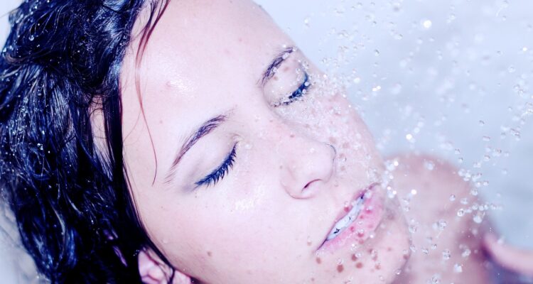 découvrez les bienfaits du 'forest bathing', une pratique apaisante qui vous immerge dans la nature. éveillez vos sens, réduisez le stress et revitalisez votre esprit en vous reconnectant avec les forêts et leur sérénité.